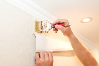 Pose de papier peint à Sieuras — revêtements muraux et toiles de verre